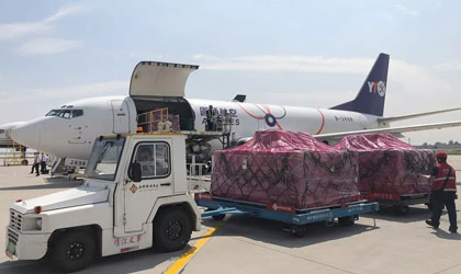 圆通货运航线首载泰国水果四小时抵华  每周三班提供西安-曼谷往返全货运服务