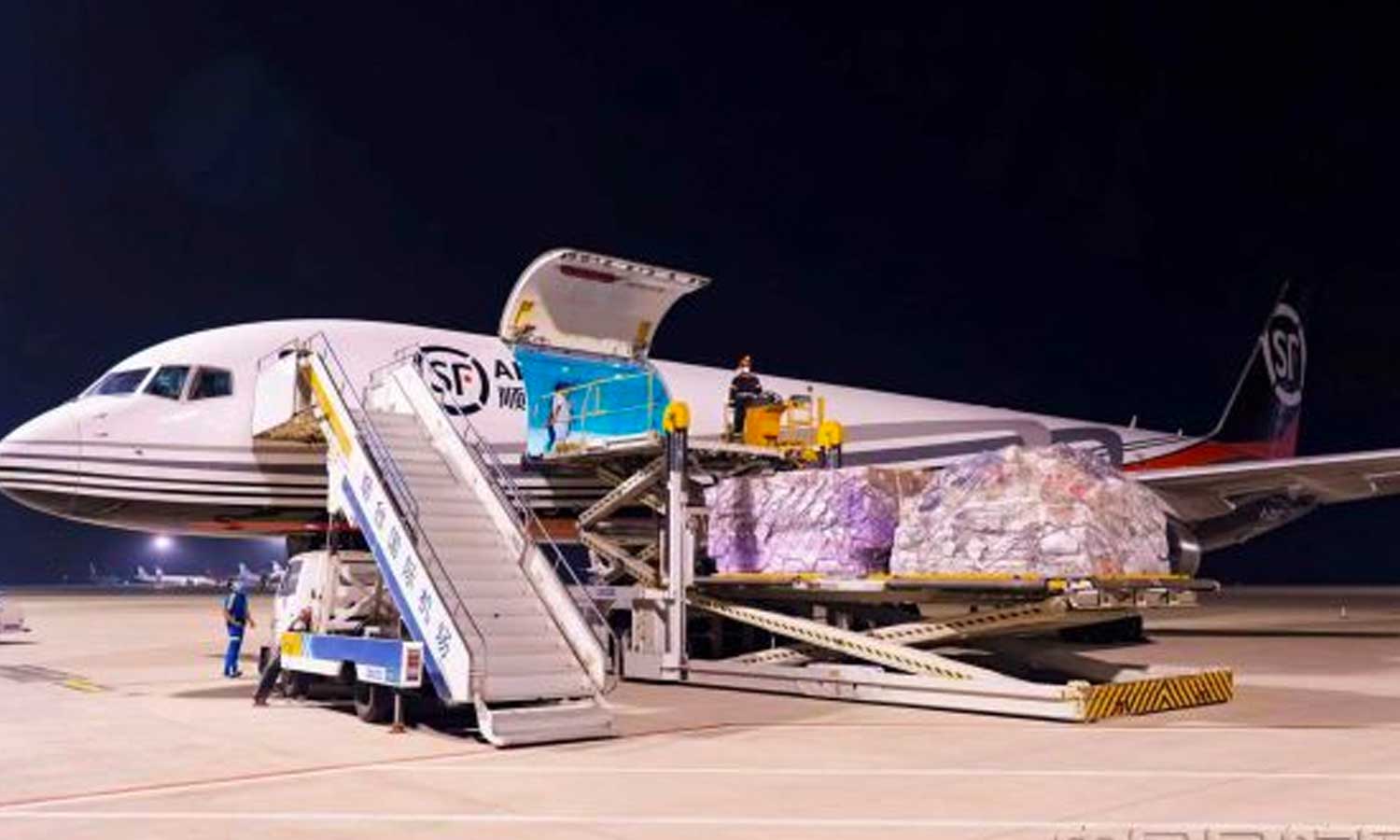 烟台机场开启第十季樱桃航班  整季运输量可达5000余吨